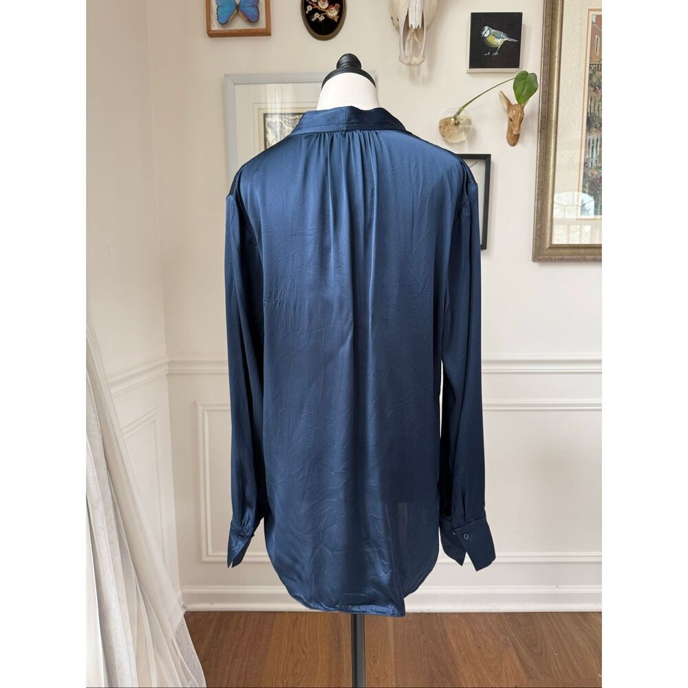 Elie Tahari Kendal 100% Silk Vneck Top Blouse Navy Blue $298 XL - Picture 3 of 11